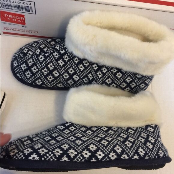 Isotoner boot slippers blue size 8.5-9 - Picture 1 of 4